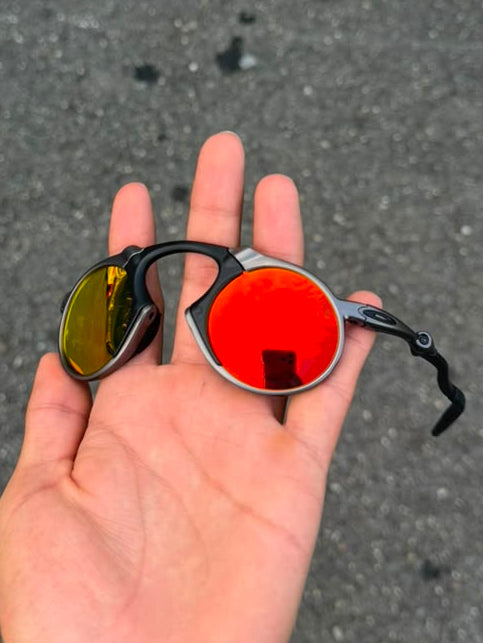 Madman lente rojo