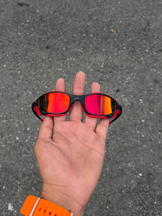 Juliet Carbon Red + Sideblinders