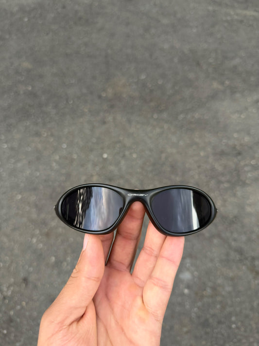 Minute black