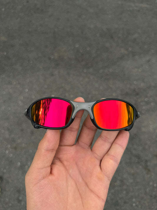 Juliet Tio Carbon Red